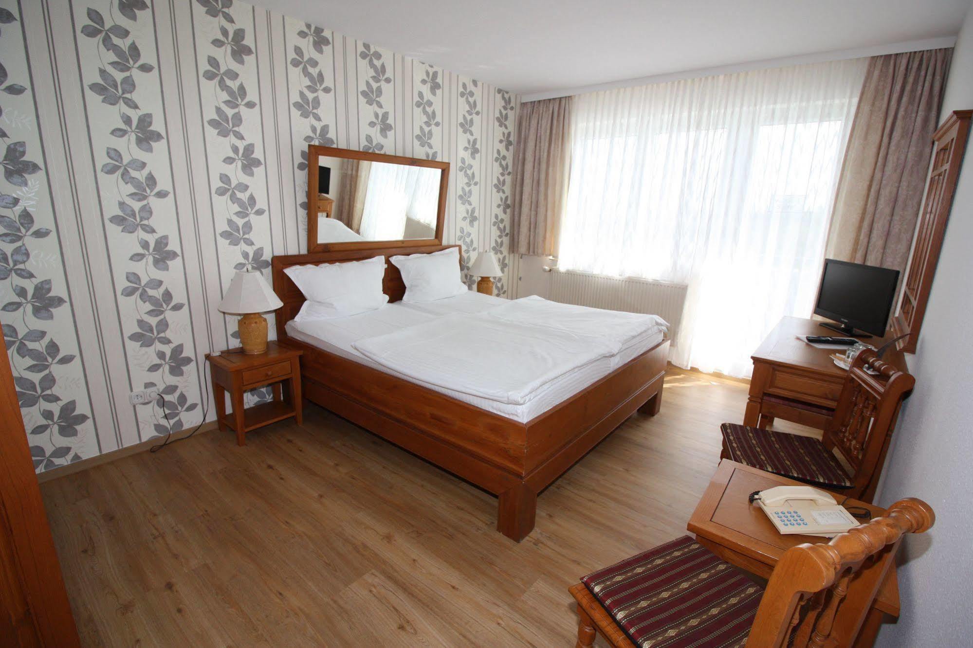 Hotel Weimarer Berg Apolda Exterior photo